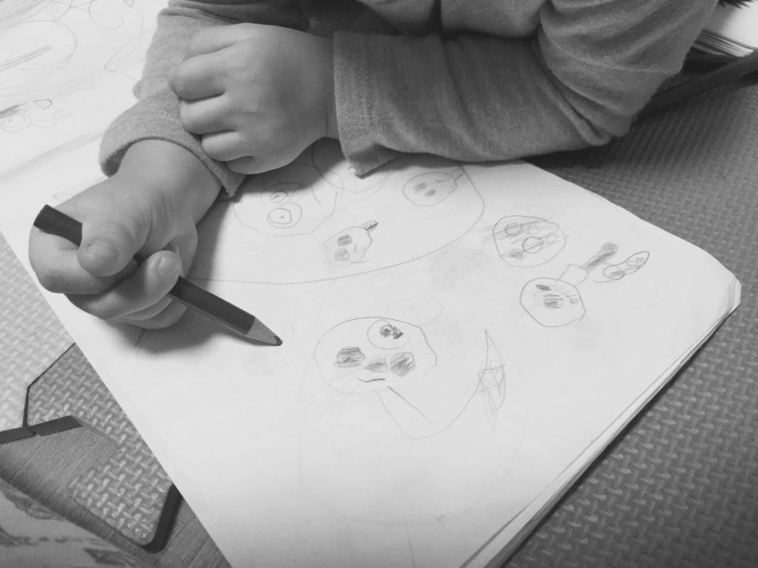 子供の描く絵が怖い その時の子供の心理とは 生の画家生活