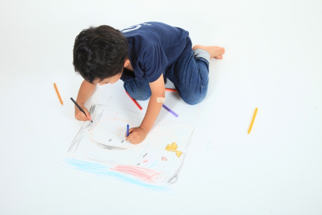 子供の絵の育て方 5歳児編 言葉の発達とともに物の特徴や形をますます理解 基底線 きていせん も現る 生の画家生活